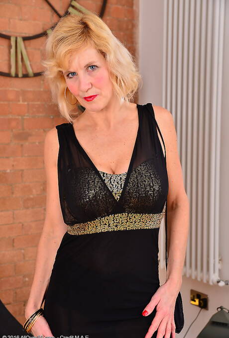 All Over 30 are proud to present you with a free pics featuring Molly Maracas xxx gallery 69265