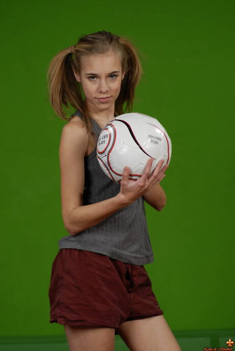 Louis De Mirabert are pleased to offer you a free pics featuring Kelly exhibit perfect form