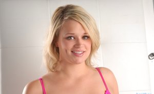 Heather Starlet XXX are pleased to offer you xxx pics featuring Heather Starlet xxx gallery 220778